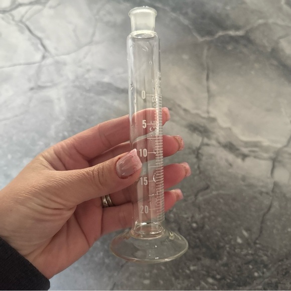 COPY - Pyrex 250 ml Graduated Mixing Cylinder with 13K Glass Pennyhead Stopper - Picture 12 of 12